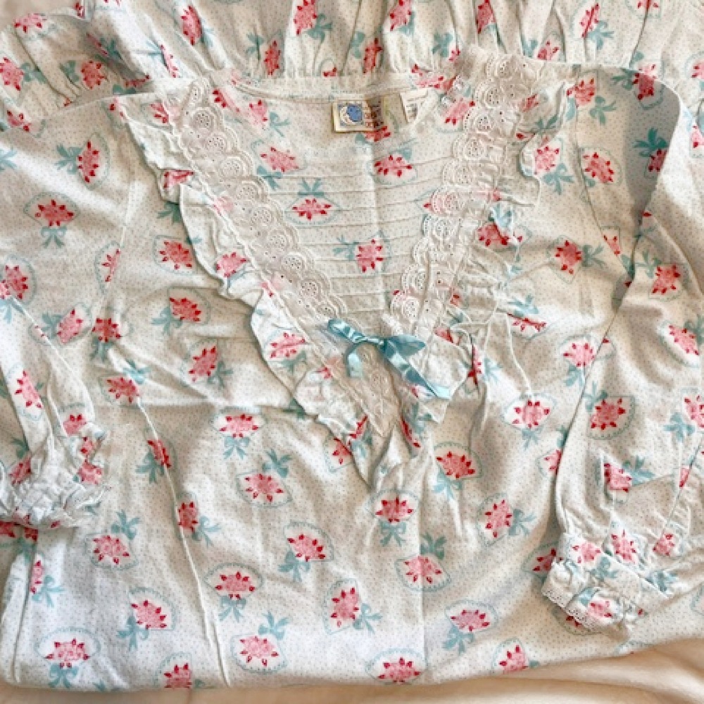Vintage Dreamy Details long sleeve flannel long nightgown aqua and pink size M
